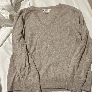Nordstrom 100% Cashmere v-neck sweater NWT